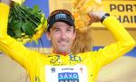 Fabian Cancellara erhlt bei der Siegerehrung zum 18. Mal das Gelbe Trikot (Foto: www.letour.fr)