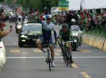 Michael Albasini gewinnt die 4. Etappe der Tour de Romandie vor Thomas Voeckler und Jan Bakelants (verdeckt)