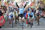 Andr Greipel gewinnt den Mnsterland Giro vor Erik Zabel (Foto: Mareike Engelbrecht/sparkassen-muensterland-giro.de)