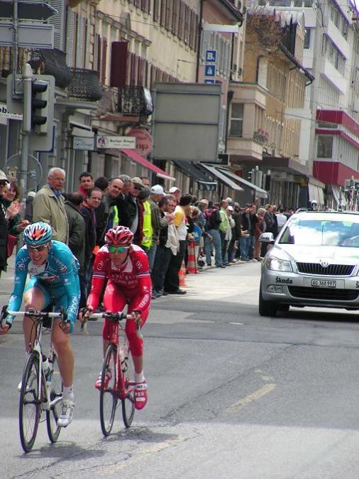 Tour de Romandie 2. Etappe - Spitzengruppe (Sprick und Brard) bei der 1. Zieldurchfahrt in La Chaux-de-Fonds
