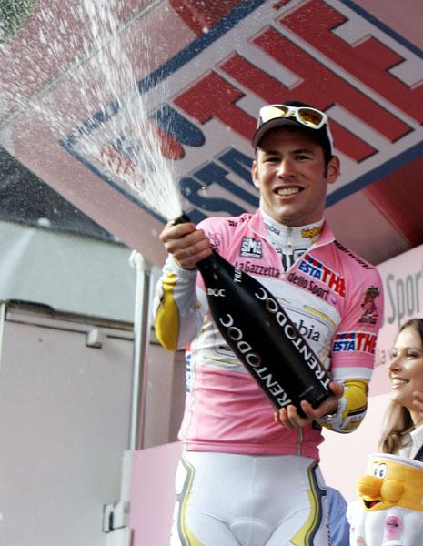 Team Columbia fhrt Mark Cavendish zum Giro-Auftakt ins Rosa Trikot