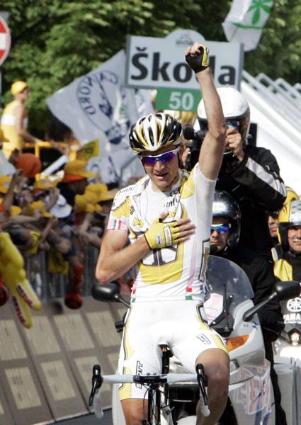 Kanstansin Siutsou gewinnt die 8. Etappe des Giro d\'Italia in Bergamo