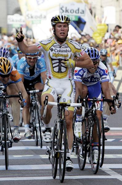 Team Columbia mit Giro-Hattrick - Mark Cavendish gewinnt gefhrliche Mailand-Etappe