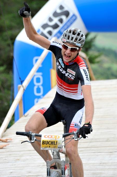 Lukas Buchli und Milena Landtwing gewinnen Nationalpark Bike-Marathon