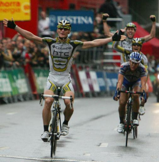 Greipel mit zweitem deutschen Sprintsieg bei der Vuelta - Massensturz im Finale
