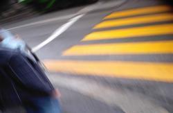  Auf dem Fugngerstreifen wurde die Velolenkerin von einem Auto erfat (Archivb.), berichtet die Kantonspolizei ber den schlimmen Unfall 