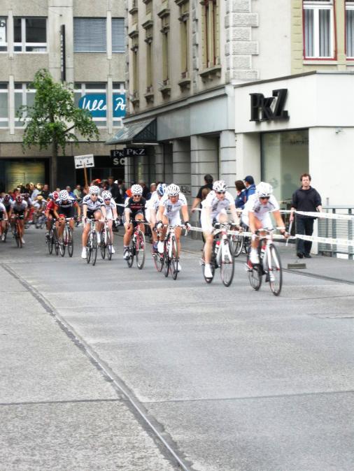 Team bike-import beim Innenstadt Kriterium in Thun (Foto: bike-import.ch)