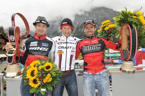 Podium Herren: Buchli (li, 2.), Huber, Moos ( Swiss Bike Trophy/Martin Platter)
