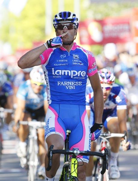Petacchi feiert seinen 20. Etappensieg bei der Vuelta a Espaa, Stauff mit erstem Topresultat - Sky-Masseur verstorben