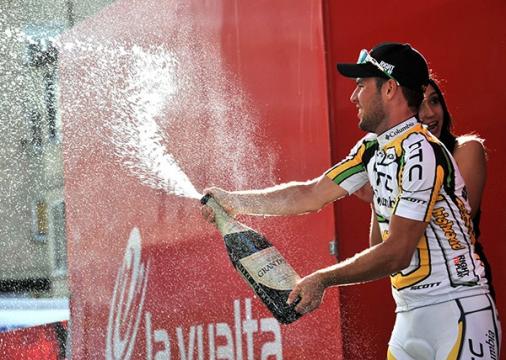 Mark Cavendish feiert ausgelassen seinen zweiten Vuelta-Etappensieg (Foto: Veranstalter)