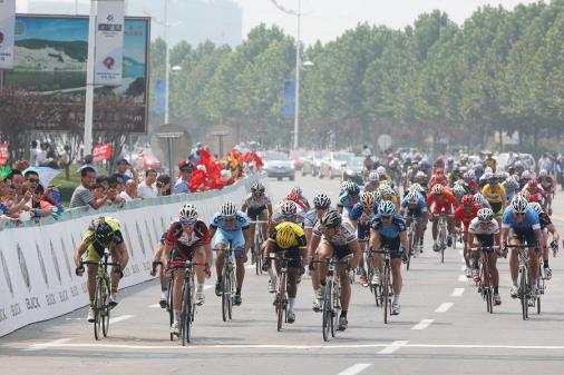 Spannender Massensprint, 3. Etappe Tour of China, Foto: www.bikeman.org