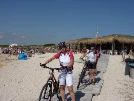 Am Strand von Ses Covetes im Sden Mallorcas