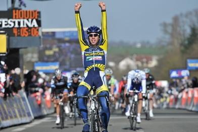 Thomas De Gendt gewinnt die 1. Etappe von Paris-Nizza wenige Meter vor dem Hauptfeld (Foto: www.letour.fr)