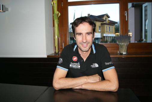 Bingen Fernandez, Sportlicher Leiter von Garmin-Cervlo, beim Interview mit LiVE-Radsport.com