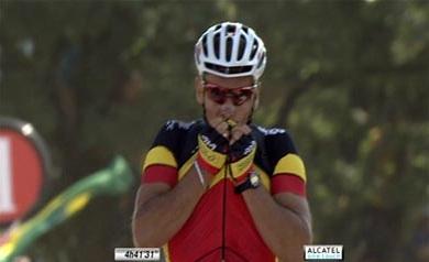 Der belgische Meister Philippe Gilbert gewinnt die 1. Etappe der Tour de France auf dem Mont des Alouettes (Foto: www.letour.fr)