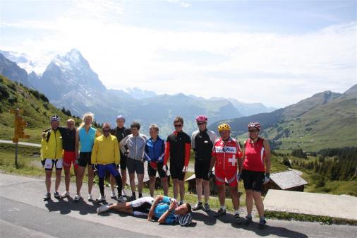Andis Gruppe mit Stolz auf der Grossen Scheidegg