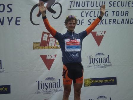 Florian Bissinger nach seinem Sieg auf der Knigsetappe im Leadertrikot der Tour of Szeklerland (Foto: ktm-cycling.at)