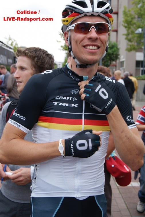 Eneco-Tour 5. Etappe - der Deutsche Meister Robert Wagner gut gelaunt vor dem Start in Genk