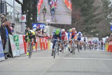 Alejandro Valverde schlgt Simon Gerrans auf der 3. Etappe von Paris-Nizza (Foto: letour.fr)