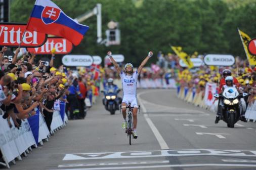 Der 22-jhrige Thibau Pinot gewinnt im Schweizerischen Porrentruy die 8. Etappe der Tour de France 2012 (Foto: letour.fr)