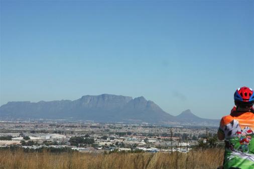 im Hintergrund Kapstadt mit Tafelberg und Lwenkopf