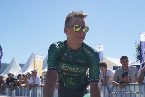 3. Etappe - Bryan Coquard ist ein cooler Typ und gut gelaunt am Start in Izernore
