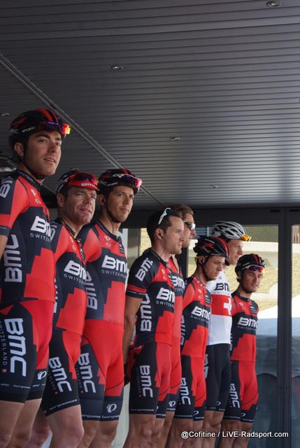 Team BMC bei der Teamvorstellung vor dem Start der 6. Etappe in Büren a.A.