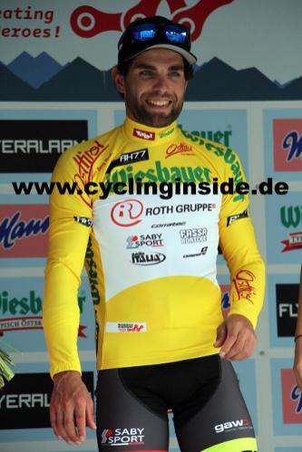 Der Etappenzweite Andrea Pasqualon ist der neue Trger des Gelben Trikots (Foto: cyclinginside)