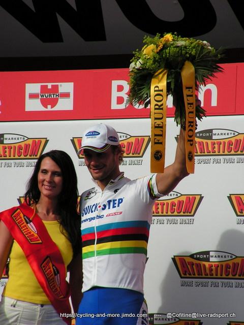 Tom Boonen im Weltmeister-Trikot bei der Tour de Suisse 2006