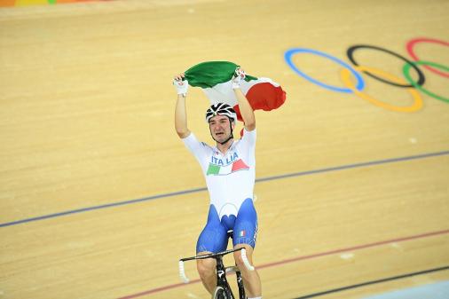 Viviani mit der italienische Flagge in Rio (Foto: Expa Pictures)