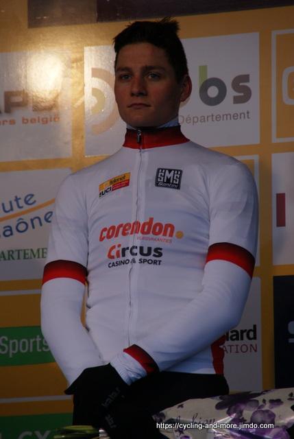 Mathieu Van de Poel - hier beim Weltcup in Nommay - hat den Gesamtsieg im Cyclocross-Weltcup errungen
