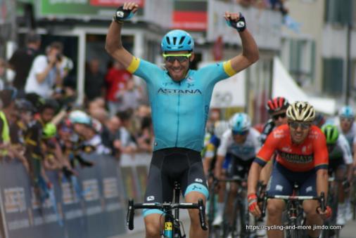 Omar Fraile gewinnt vor Sonny Colbrelli den Sprint der 1. Etappe der Tour de Romandie