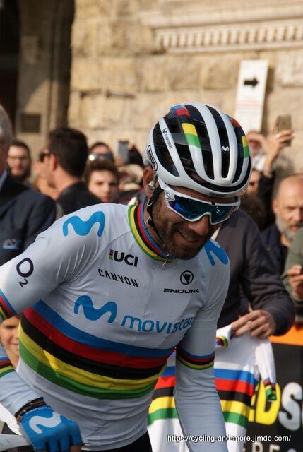 Sein erster Sieg im Regenbongetrikot: Weltmeister Alejandro Valverde, hier bei Il Lombardia 2018 (Foto: Christine Kroth)