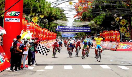 Sarda müht sich wieder vergebens – Etappensieg Nummer vier beim HTV Cup für Nguyen Tan Hoai (Foto: facebook.com/htvthethao)