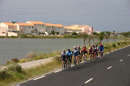 Gruppe Claudia fhrt mitten durch die Lagunen