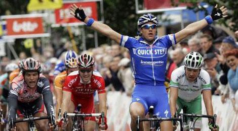 Wouter Weylandt bejubelt seinen Sieg (Foto: www.sport.be)