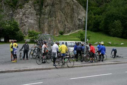 Das Begleitfahrzeug markierte heute unsere Fixpunkte