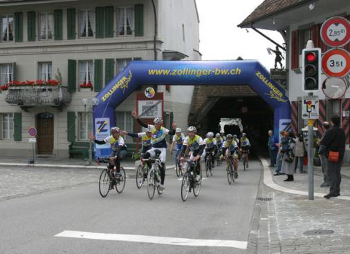 Einfahrt der Finisher ins Stdtchen Aarberg