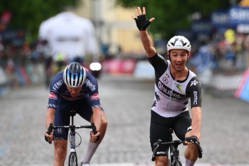 Victor Campenaerts bringt Qhubeka Assos den dritten Giro-Etappensieg innerhalb von fünf Tagen (Foto: twitter.com/giroditalia)