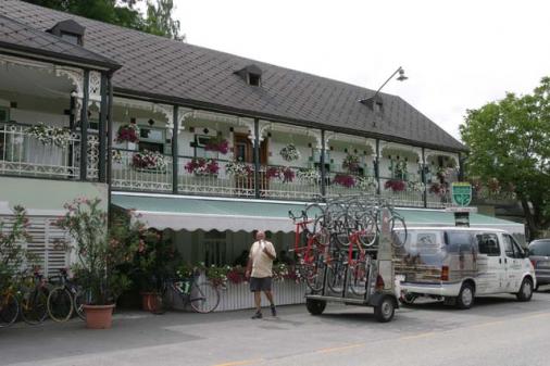 Blumen geschmcktes Gasthaus