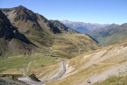 Col de Tourmalet von der Passhhe aus gesehen