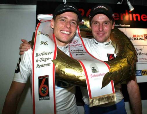 Leif Lampater und Guido Fulst, Sieger des 96. Berliner Sechstagerennens