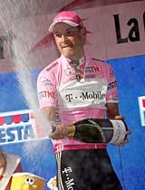 Olaf Pollack in Rosa (Foto: http://www.t-mobile-team.com)