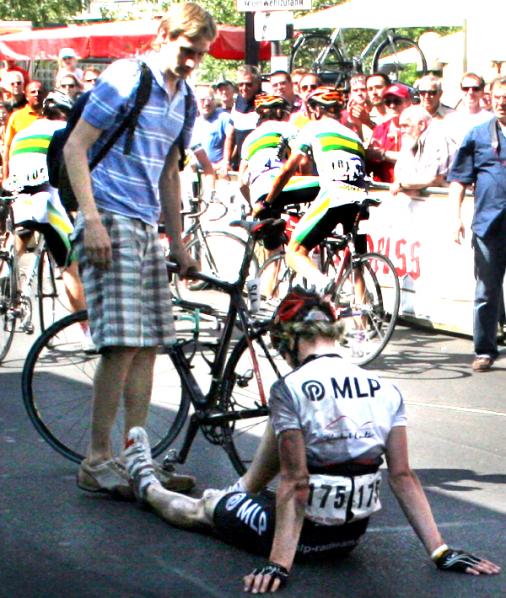 Felix Rhode, Howard Leigh, Sturz, Massensprint, 56. Tour de Berlin 2008, 5. Etappe. Foto: Adriano Coco