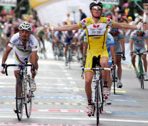 Etappensieger Riccardo Ricco gewinnt vor Palo Bettini. 8. Etappe Giro dItalia, Foto: Sabine Jacob