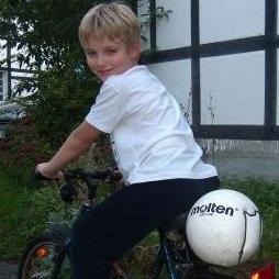  Allschwil BL: 77jhrige Autolenkerin stt an der Baslerstrae mit 12jhrigem Velofahrer zusammen (Symbolbild; Polizeimeldung: Polizei des Kantons Basel-Landschaft) 