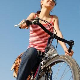  Bild: Symbolbild Radlenkerin - Untersiggenthal AG / Nubaumen AG: Fahrradlenkerin gestriffen und abgedrngt (Zeugenaufruf) 