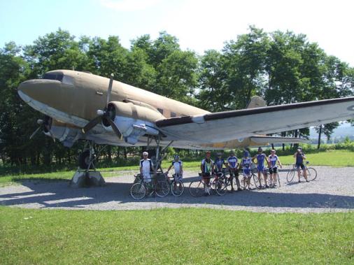 bis hierher kamen wir mit dem Flugzeug