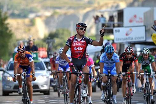 Greg Van Avermaet siegt im Sprint der Spitzengruppe auf der 9. Etappe der Vuelta (Foto: www.lavuelta.com)