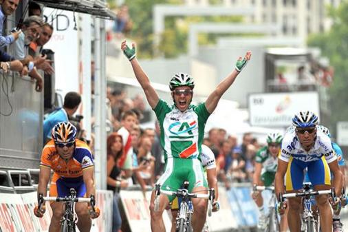 Sébastien Hinault bejubelt ausgelassen den wichtigsten Sieg seiner Karriere auf der 10. Etappe der Vuelta (Foto: www.lavuelta.com)